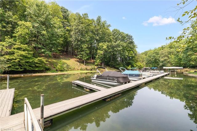 400 Crossing Creek Drive, Belews Creek, NC 27009
