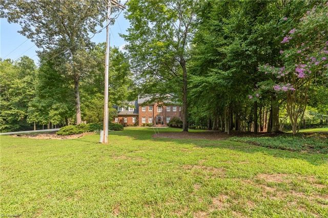 400 Crossing Creek Drive, Belews Creek, NC 27009