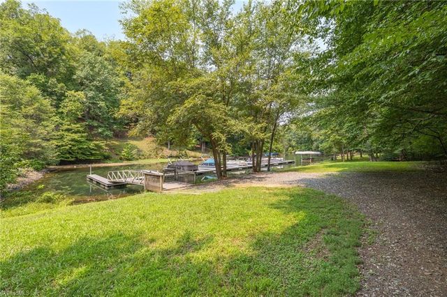 400 Crossing Creek Drive, Belews Creek, NC 27009