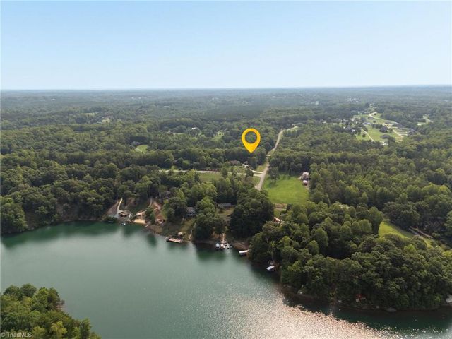 400 Crossing Creek Drive, Belews Creek, NC 27009