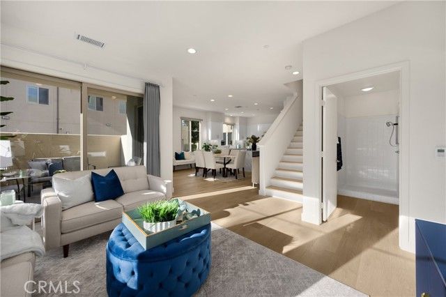 269 Magnet, Irvine, CA 92618