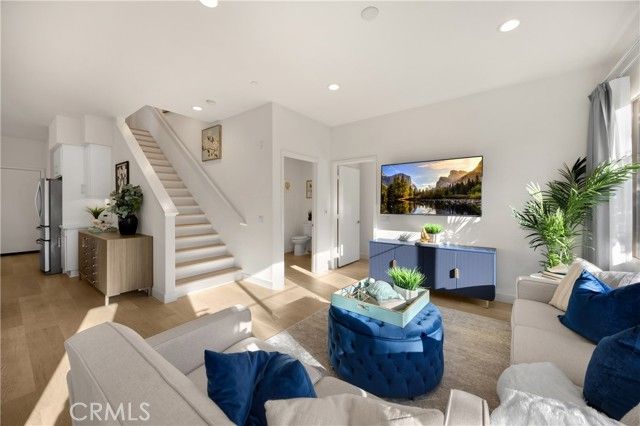 269 Magnet, Irvine, CA 92618