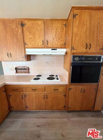 215 N Myrtle Avenue A, Monrovia, CA 91016