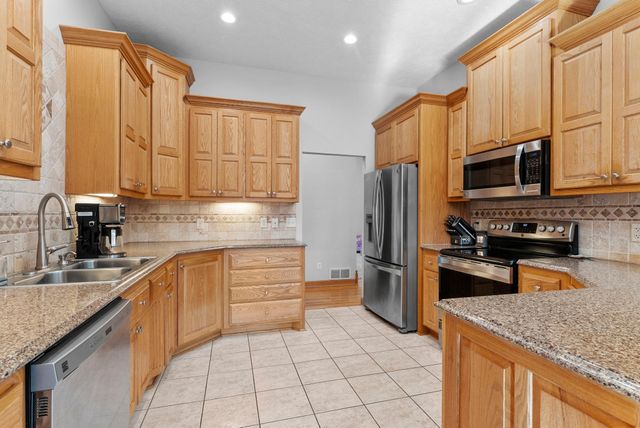 38168 Egret Way, North Branch, MN 55056