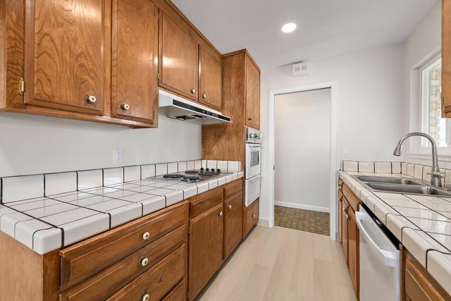 5576 Sunny Oaks Drive, San Jose, CA 95123