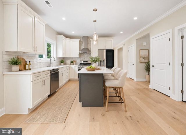 43 DAVISVILLE RD, Southampton, PA 18966