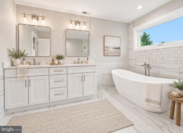 43 DAVISVILLE RD, Southampton, PA 18966