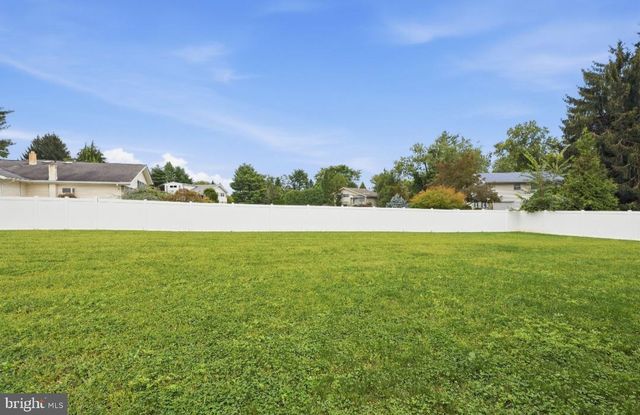 43 DAVISVILLE RD, Southampton, PA 18966