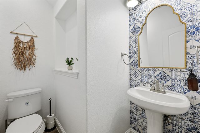 462 Wintergreen Drive, Waxahachie, TX 75165