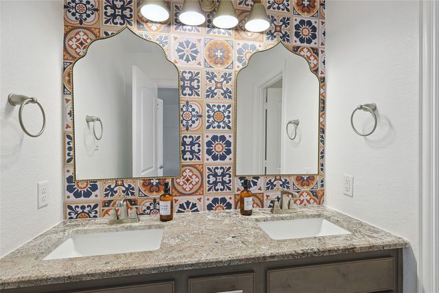 462 Wintergreen Drive, Waxahachie, TX 75165