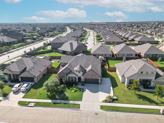 462 Wintergreen Drive, Waxahachie, TX 75165