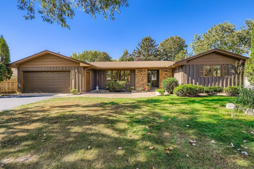 8312 Chowen Avenue S, Bloomington, MN 55431