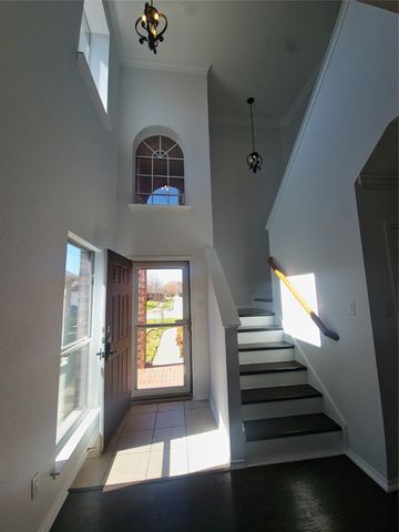 6468 Regina Drive, Fort Worth, TX 76131