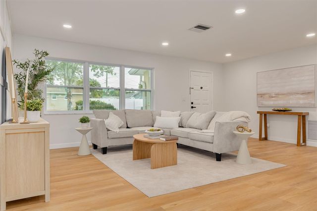 2070 55TH STREET N, St Petersburg, FL 33710