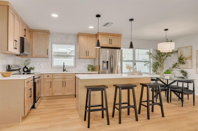 2070 55TH STREET N, St Petersburg, FL 33710