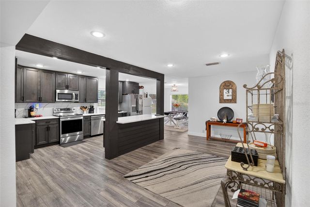 723 W PINEDALE DRIVE, Plant City, FL 33563