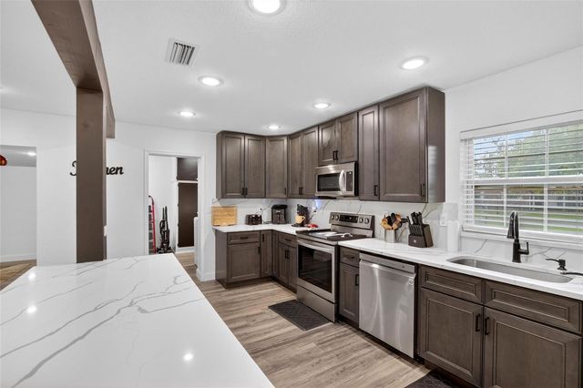 723 W PINEDALE DRIVE, Plant City, FL 33563