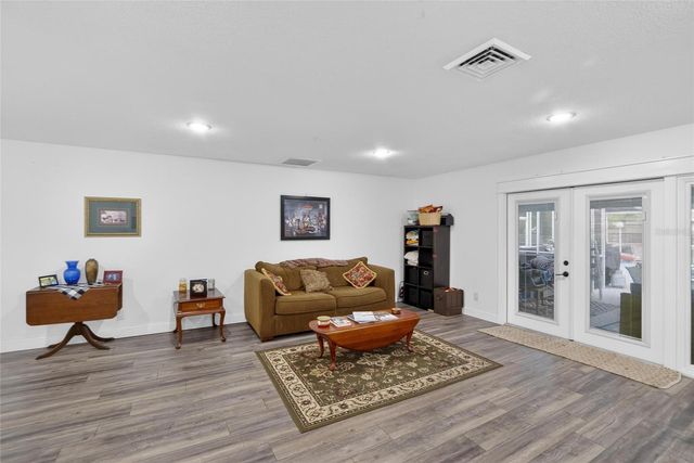 723 W PINEDALE DRIVE, Plant City, FL 33563