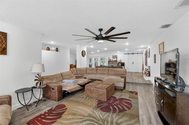 723 W PINEDALE DRIVE, Plant City, FL 33563