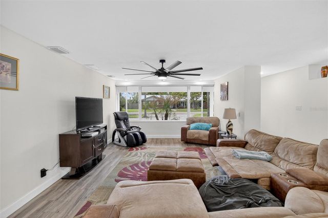 723 W PINEDALE DRIVE, Plant City, FL 33563