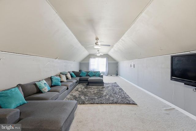 6870 HAWKINS GATE RD, La Plata, MD 20646