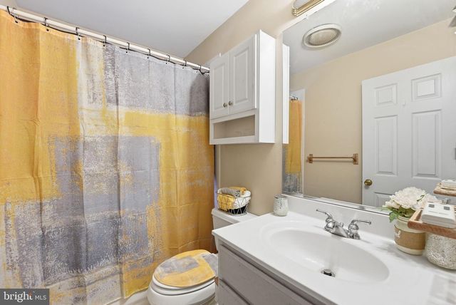 6870 HAWKINS GATE RD, La Plata, MD 20646