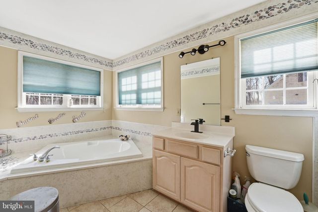 6870 HAWKINS GATE RD, La Plata, MD 20646