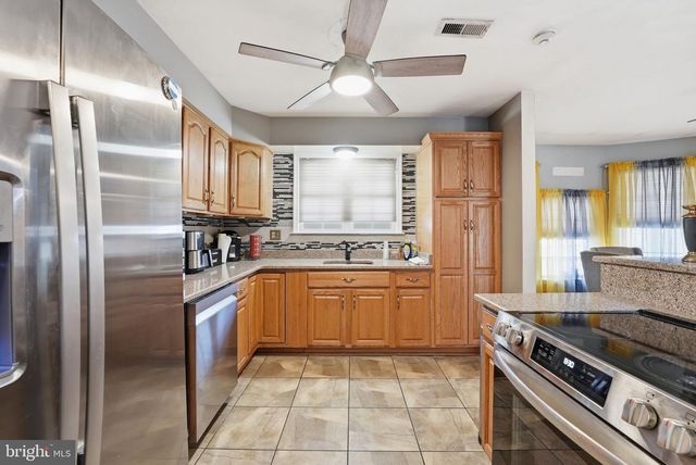 6870 HAWKINS GATE RD, La Plata, MD 20646