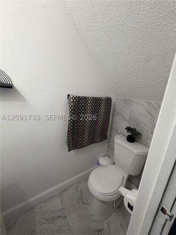 270 NW 71st Ave 4, Miami, FL 33126