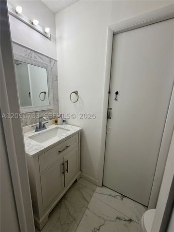 270 NW 71st Ave 4, Miami, FL 33126