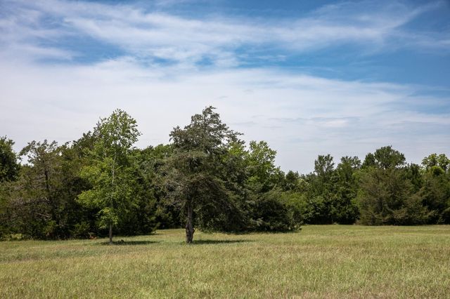 5427 Mustang Road, Brenham, TX 77833