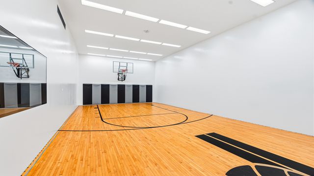 400 E Randolph Street 1104, Chicago, IL 60601