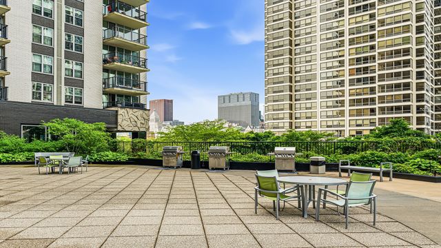400 E Randolph Street 1104, Chicago, IL 60601