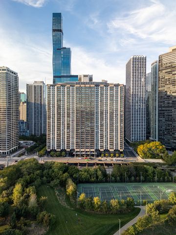 400 E Randolph Street 1104, Chicago, IL 60601
