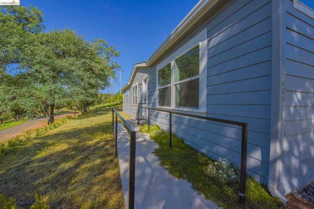 16800 Amy Drive, Sonora, CA 95370