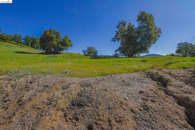 16800 Amy Drive, Sonora, CA 95370
