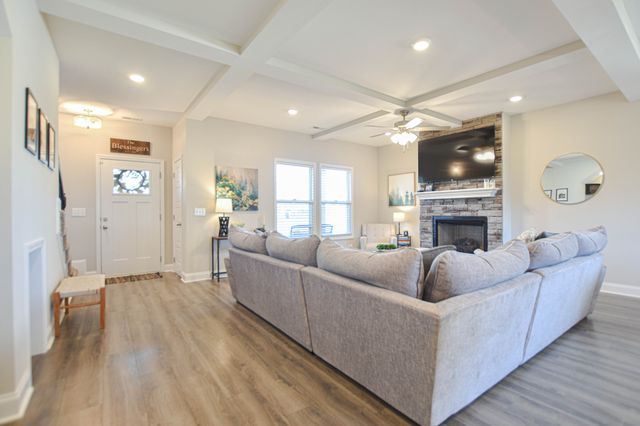 1046 Creek Way, Clarksville, TN 37042