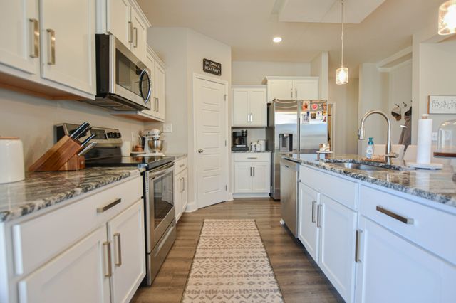 1046 Creek Way, Clarksville, TN 37042