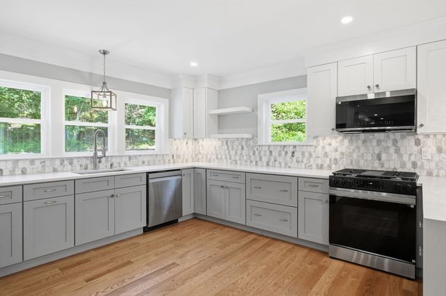 16 Old Cambridge Turnpike, Lincoln, MA 01773