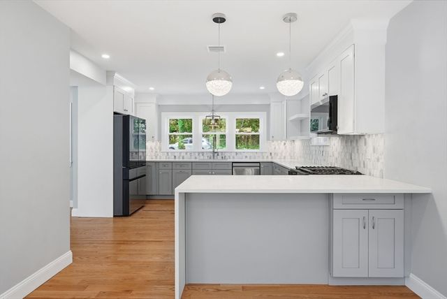 16 Old Cambridge Turnpike, Lincoln, MA 01773