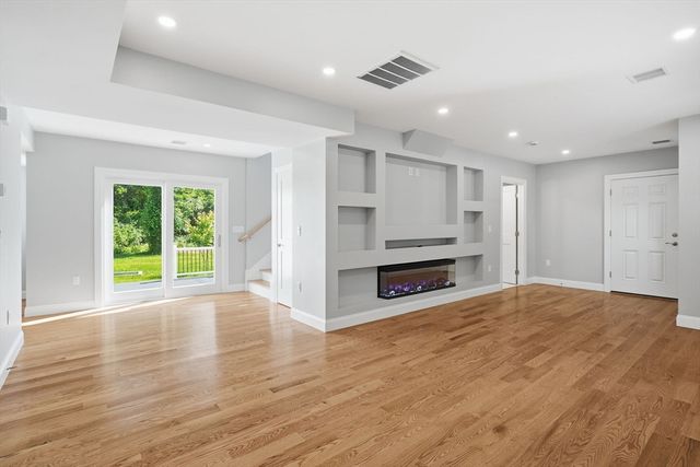 16 Old Cambridge Turnpike, Lincoln, MA 01773