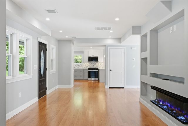 16 Old Cambridge Turnpike, Lincoln, MA 01773