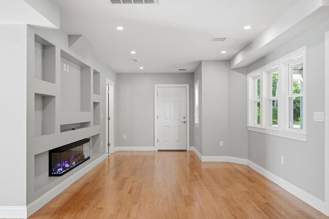 16 Old Cambridge Turnpike, Lincoln, MA 01773