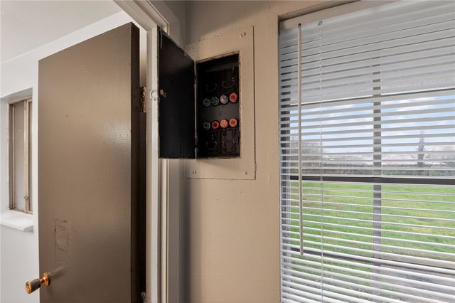 6119 Corsica Drive, Huber Heights, OH 45424