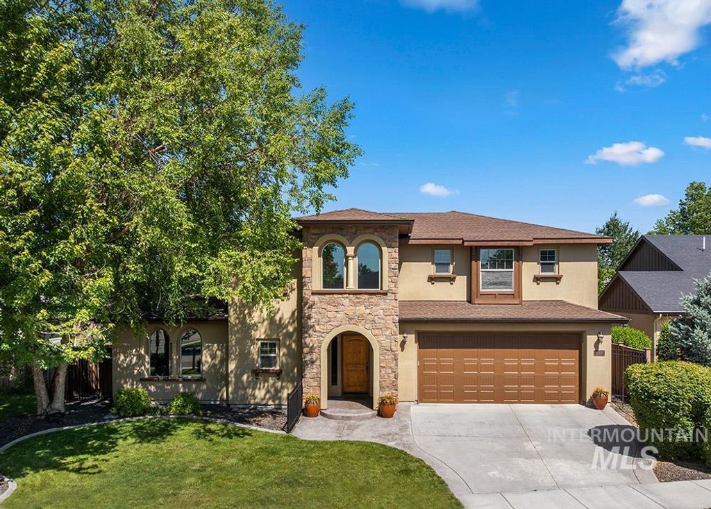 268 S Streamleaf Ave, Star, ID 83669