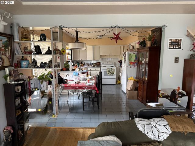 7106 N HODGE Ave, Portland, OR 97203