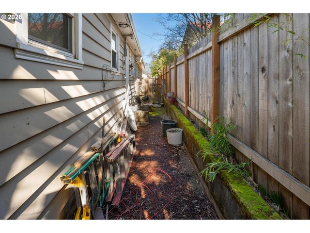 7106 N HODGE Ave, Portland, OR 97203