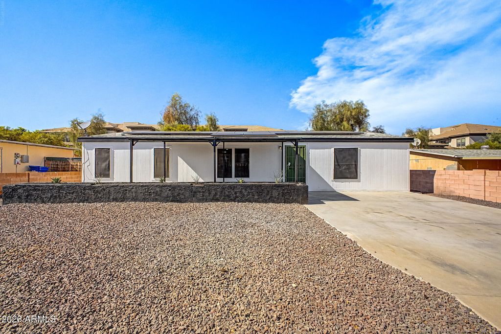2526 E BEHREND Drive, Phoenix, AZ 85050 — exterior