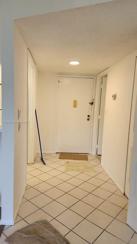 4174 Inverrary Drive 311, Lauderhill, FL 33319