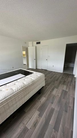 4174 Inverrary Drive 311, Lauderhill, FL 33319